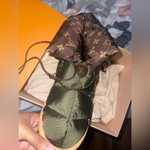 Louis Vuitton Pillow Comfort Ankle Boots - Picture 2 of 6